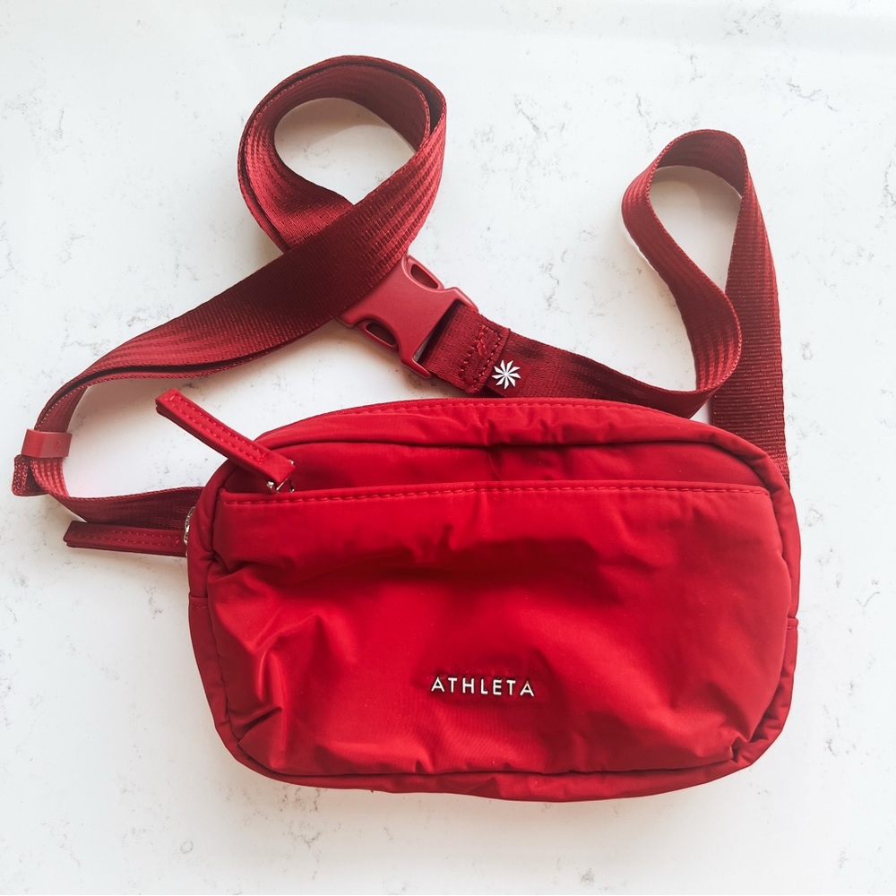 🆕 Athleta All About Crossbody Belt Bag in Limited Edition Red